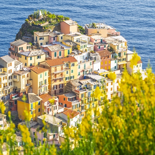 <h1 style="font-size: 28px; line-height: 1.25; margin: 0; color: white;">Cinque Terre</h1>