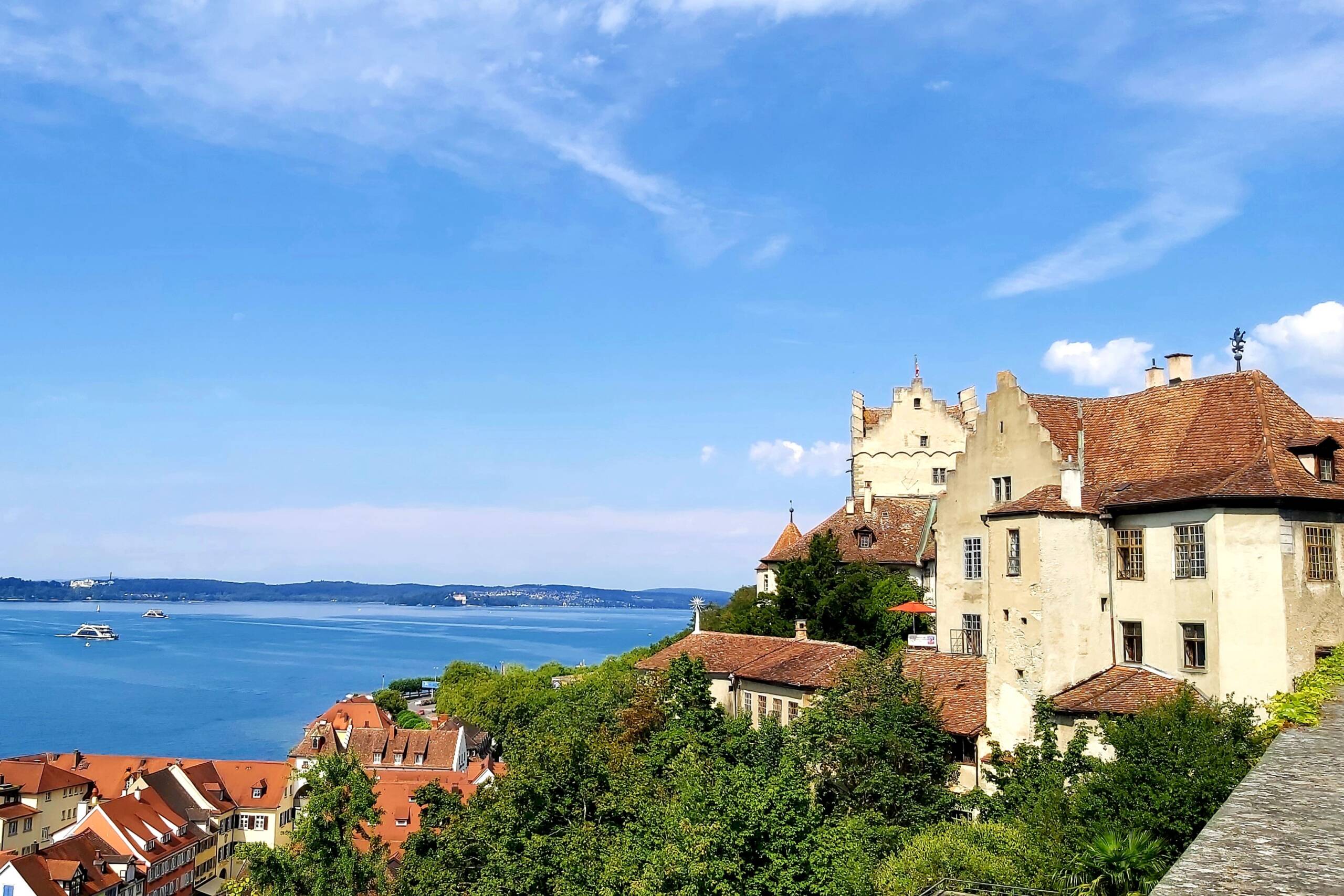 <h1 style="font-size: 28px; line-height: 1.25; margin: 0; color: white;">Bodensee</h1>