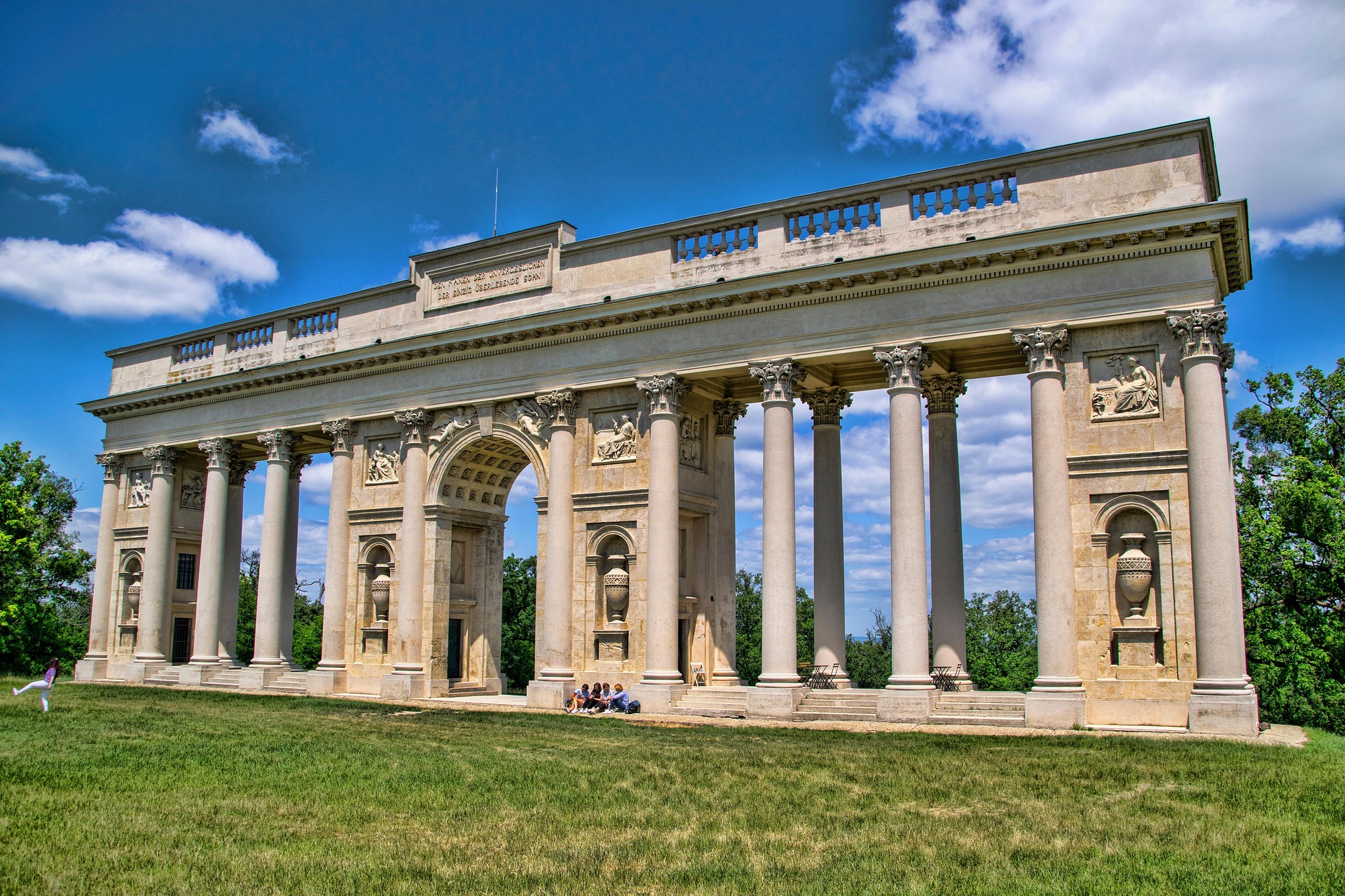 <h1 style="font-size: 28px; line-height: 1.25; margin: 0; color: white;">Mähren</h1>