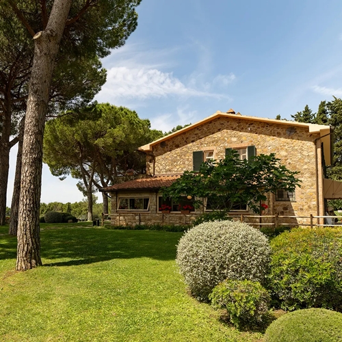 <h1 style="font-size: 20px; line-height: 0.8; margin: 20px 0;">Italia – Toscana</h1> <h1 style="font-size: 28px; line-height: 1.25; margin: 10px 0;">Fattoria di Magliano</h1>